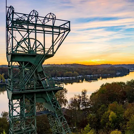 Apartmán Modern Und Ruhig, Mit Garage & Ps4, Nahe Messe, Rue Und Uniklinik, Voll Ausgestattete Kueche, Bad Mit Dusche Und Badewanne *